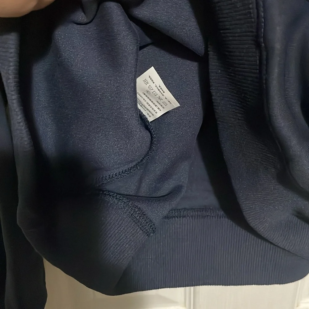 New cotton sweatshirt size small - Picture 3 of 3
